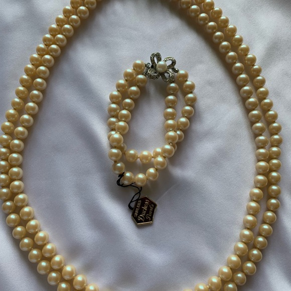 Vintage Duchess Simulated Pearls Necklace and Bracelet Set with tag - Picture 7 of 9